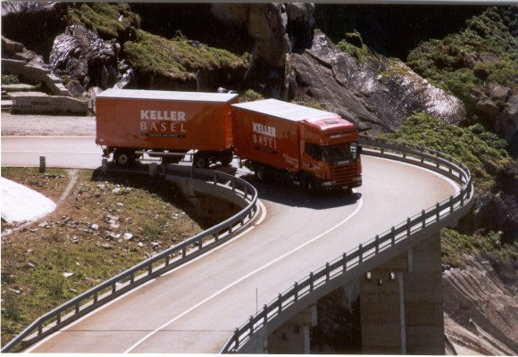 Möbelanhängerzug in en Alpen - 1998